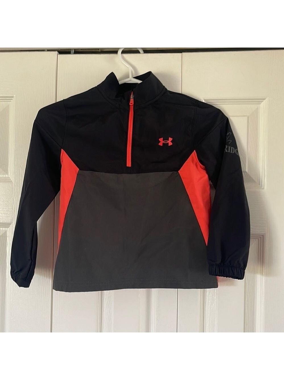 Kids Under Armour 1/4 Zip Size XS🥰🥰